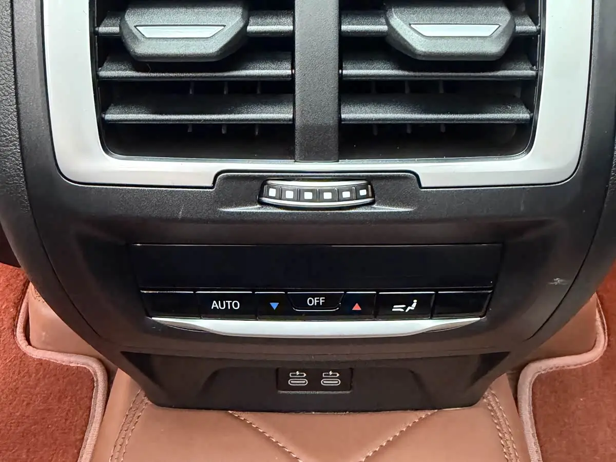 BMW X3 2024 — Photo 8/20
