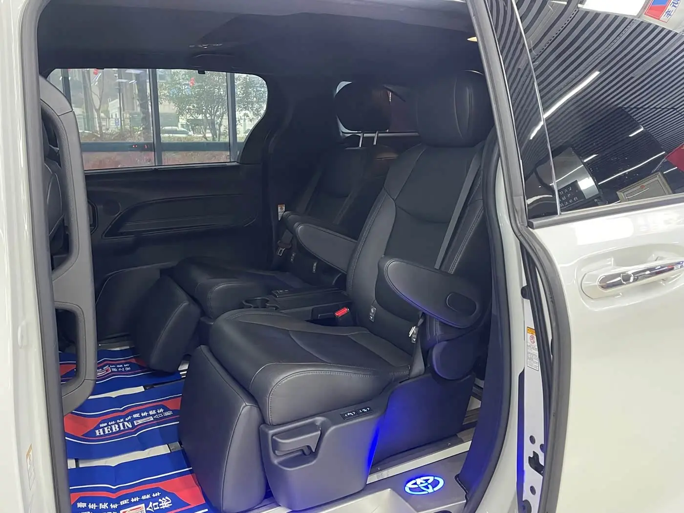 Toyota Sienna 2022 — Photo 7/20