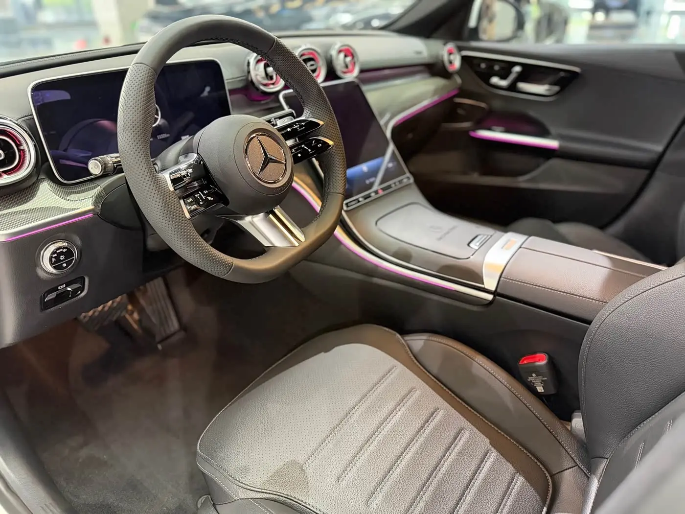 Mercedes-Benz C-Class 2024 — Photo 5/16