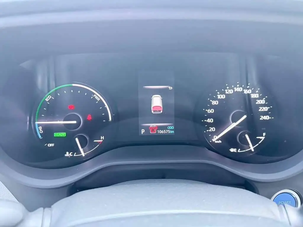 Toyota Sienna 2022 — Photo 3/3