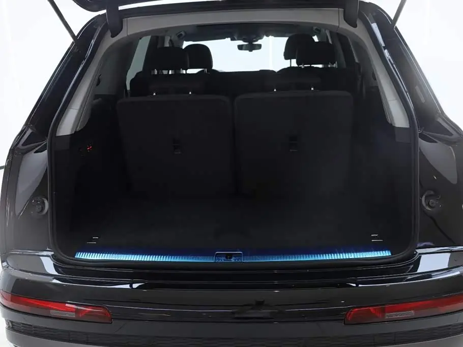 Audi Q7 2023 — Фото 10/20