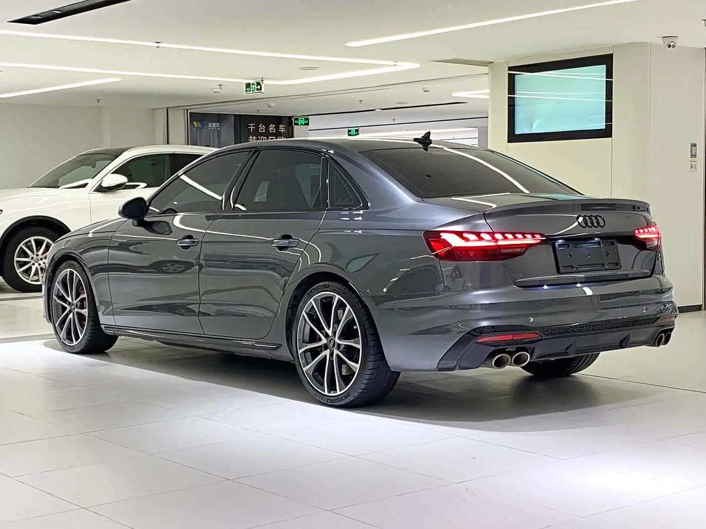 Audi S4 2022 — Photo 3/19