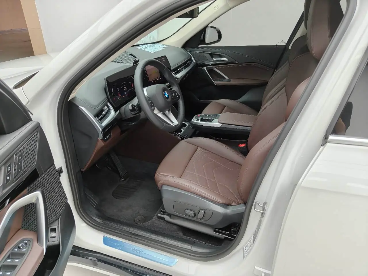BMW X1 2023 — Фото 8/15