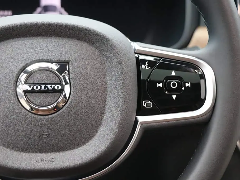Volvo S90 2025 — Photo 17/20