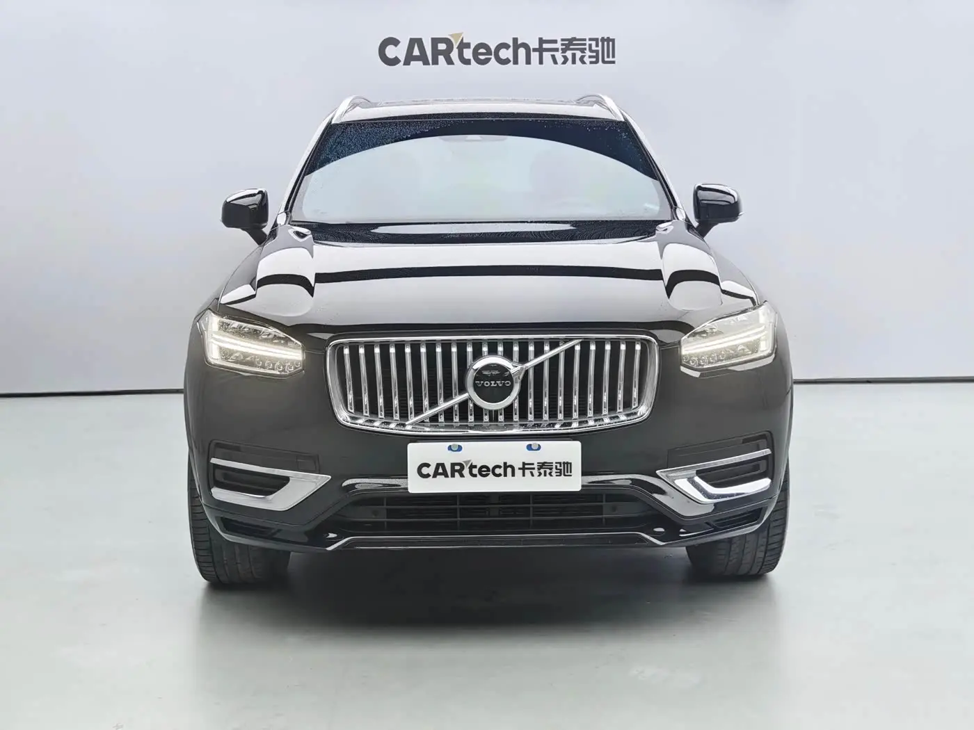 Volvo XC90 2022 — Photo 2/17