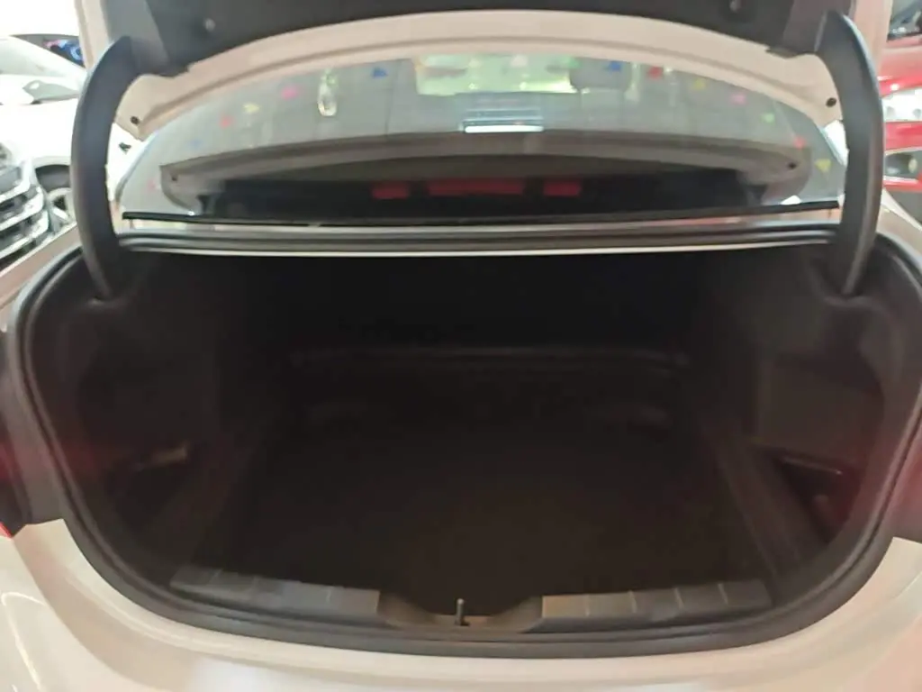 BMW 1 Series 2023 — Photo 19/20