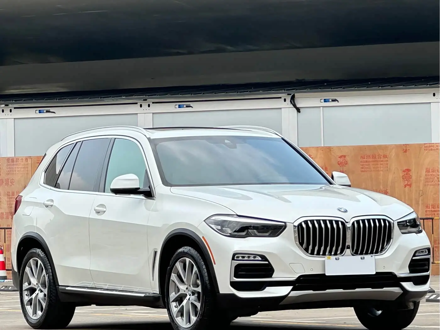BMW X5 2020 — Фото 3/17