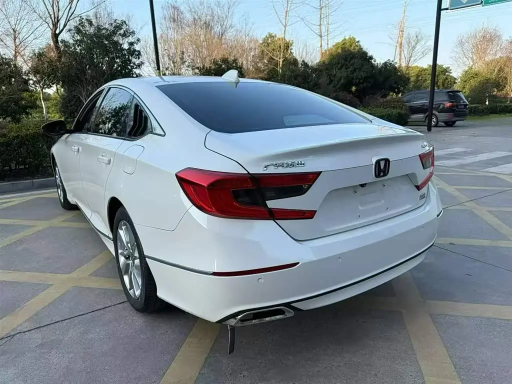Honda Accord 2019 — Фото 16/20
