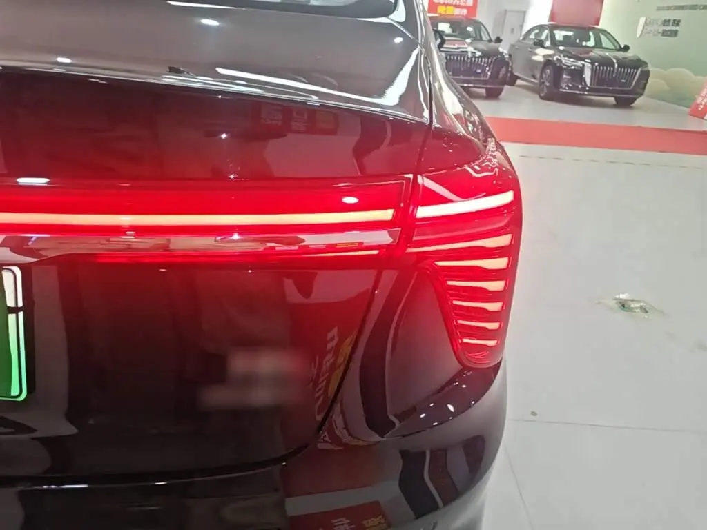Hongqi H5 PHEV 2026 — Şəkil 8/20