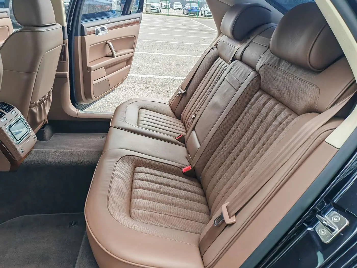 Volkswagen Phaeton 2016 — Фото 14/20