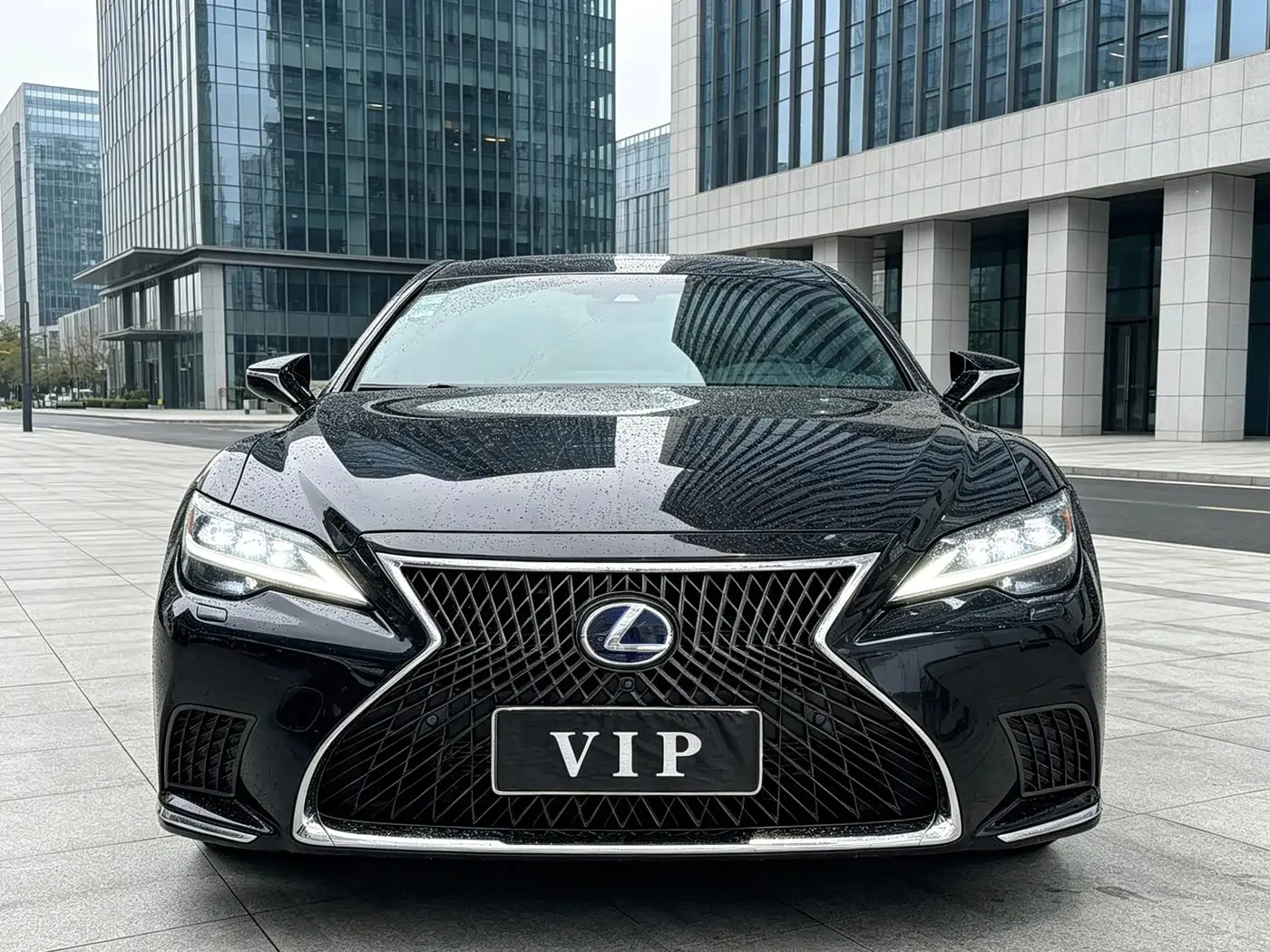Lexus LS 2021 — Photo 2/9