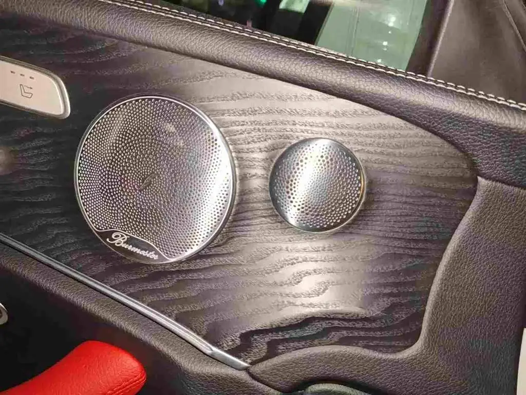 Mercedes-Benz E-Class 2019 — Photo 6/9