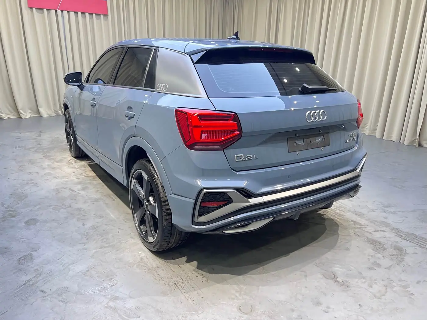 Audi Q2L 2022 — Şəkil 6/16