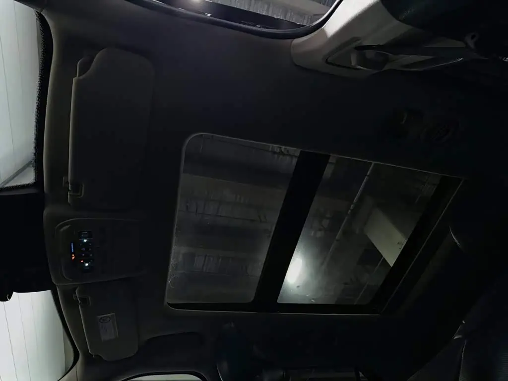 Ford Explorer 2021 — Photo 14/20