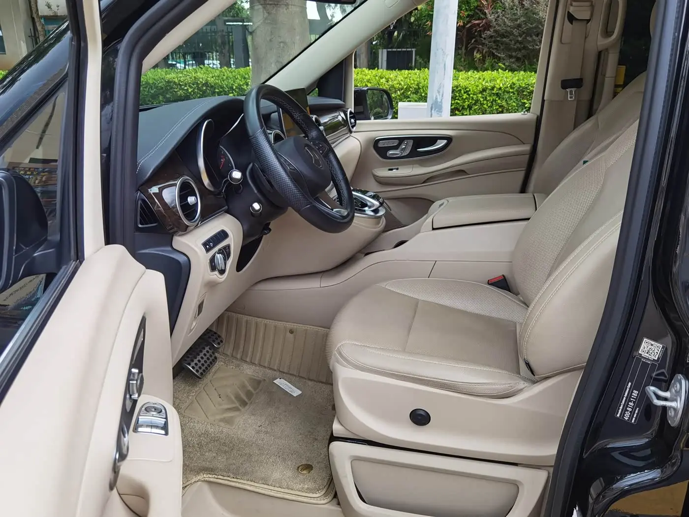 Mercedes-Benz V-Class 2020 — Photo 4/11