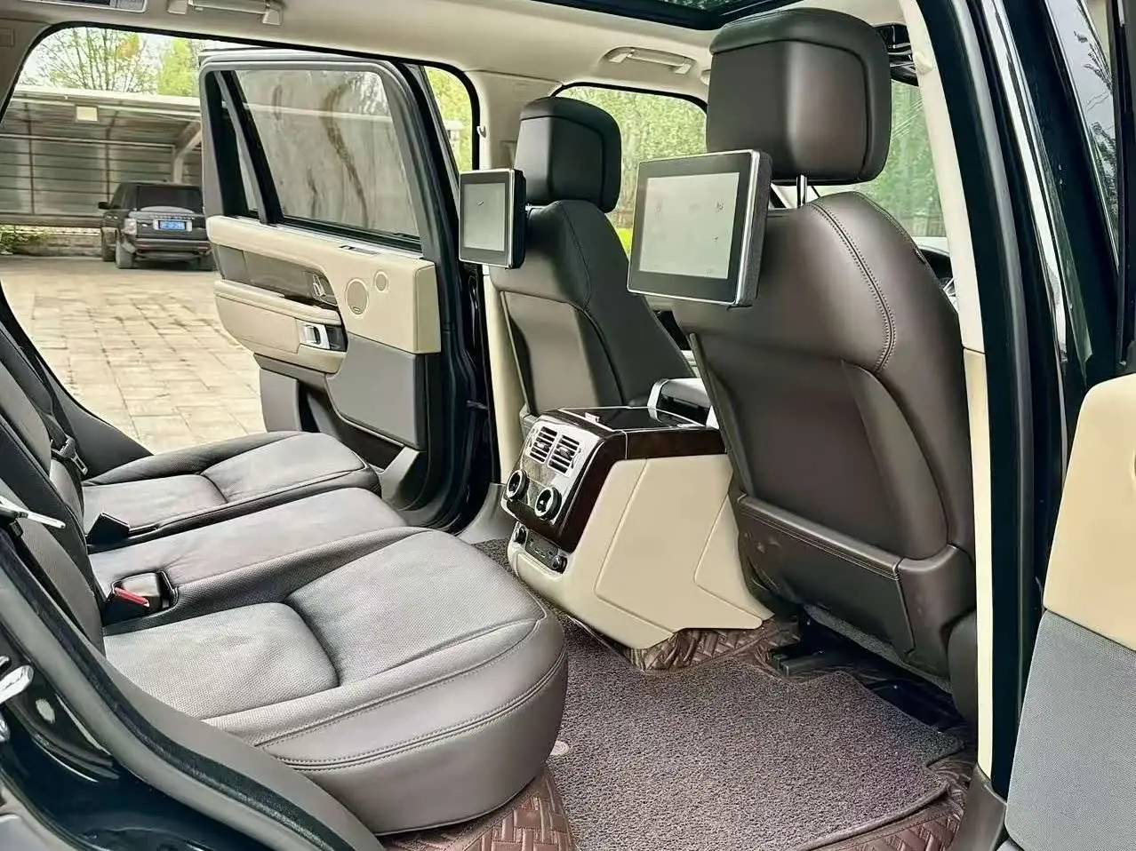 Land Rover Range Rover 2020 — Фото 11/17