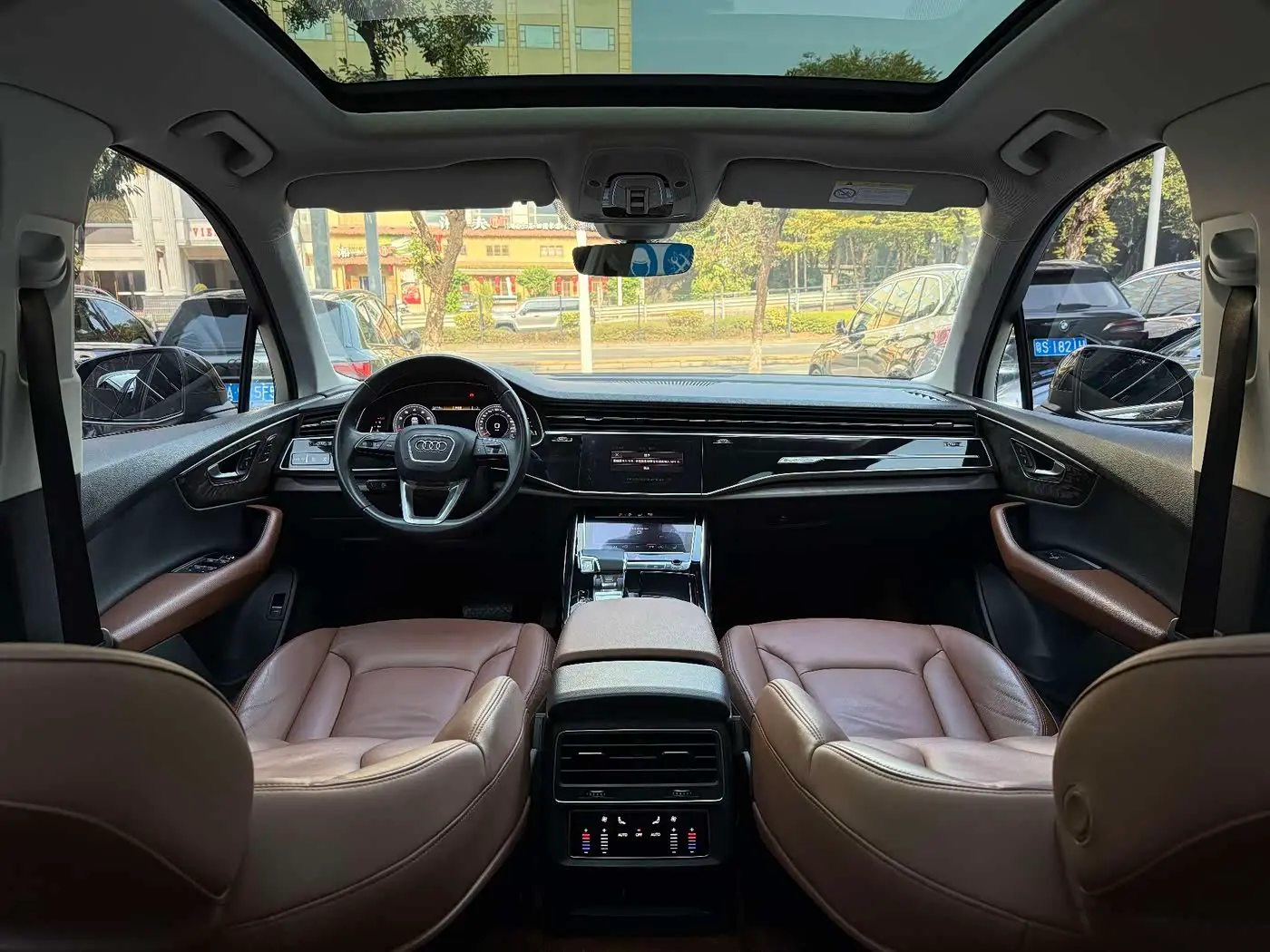 Audi Q7 2021 — Photo 9/18