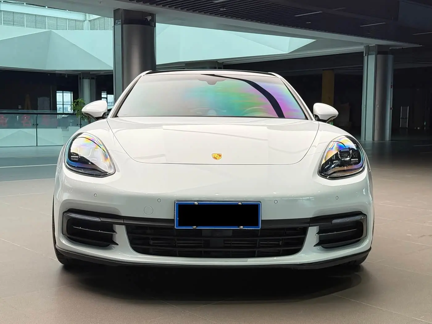 Porsche Panamera 2018 — Фото 2/13