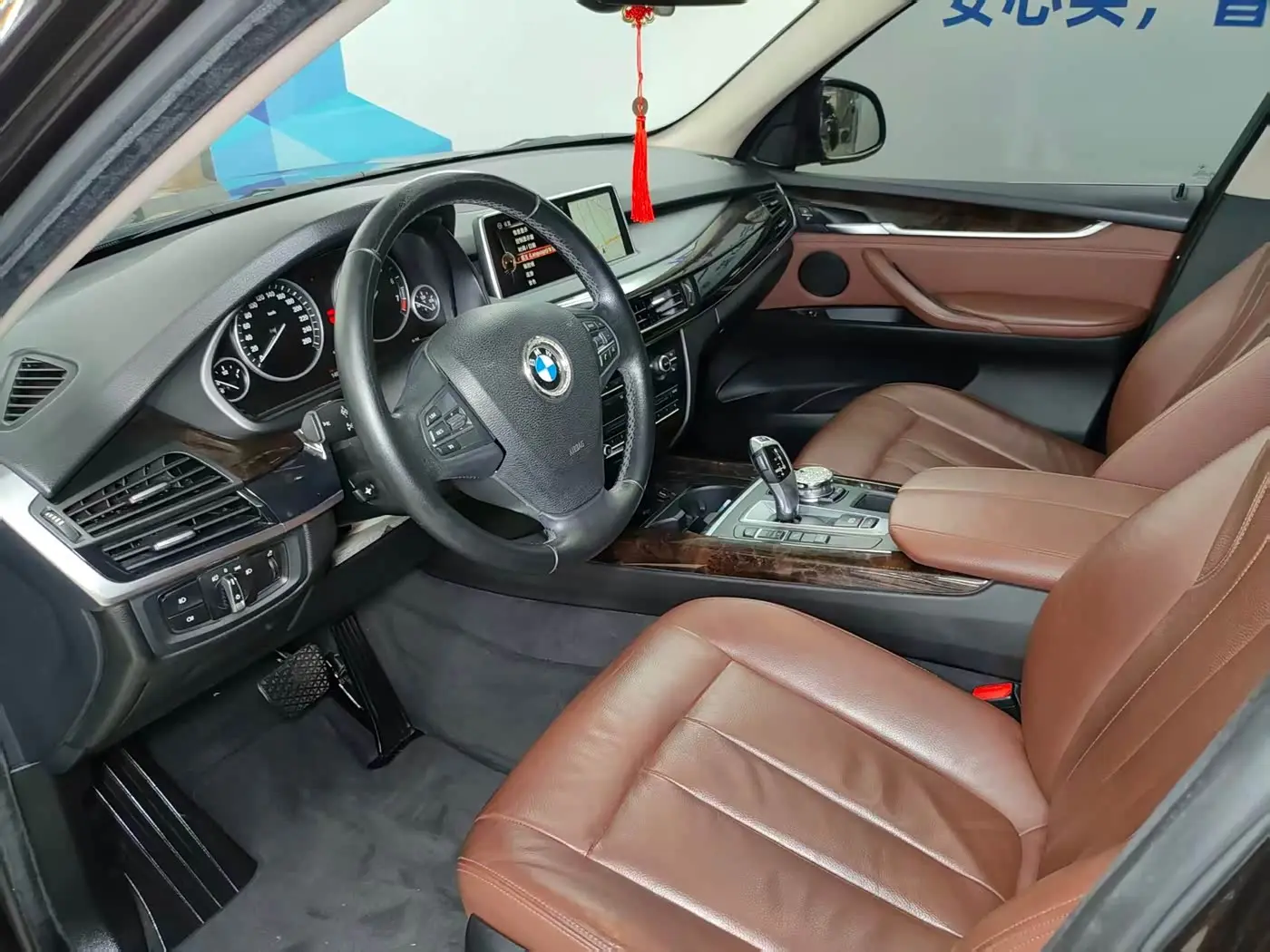 BMW X5 2015 — Фото 6/20