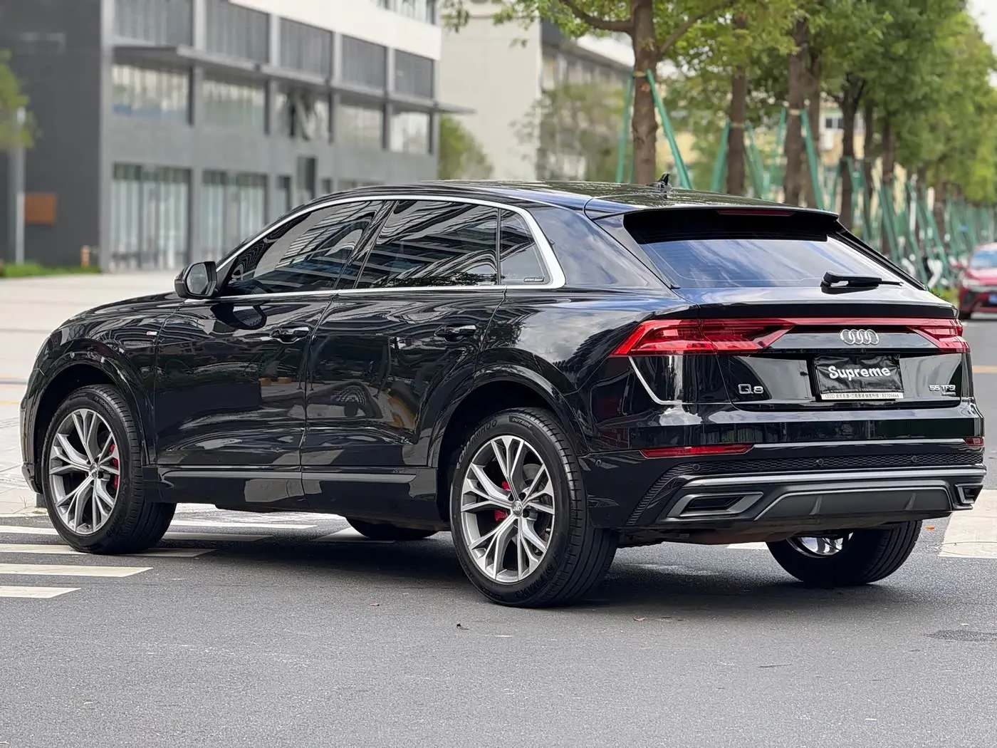 Audi Q8 2020 — Şəkil 7/9