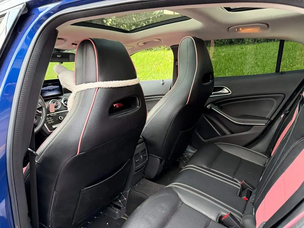 Mercedes-Benz GLA 2019 — Photo 11/14