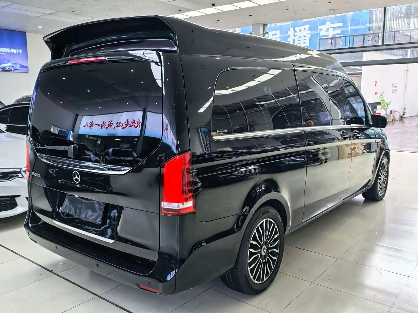 Mercedes-Benz V-Class 2019 — ფოტო 6/20