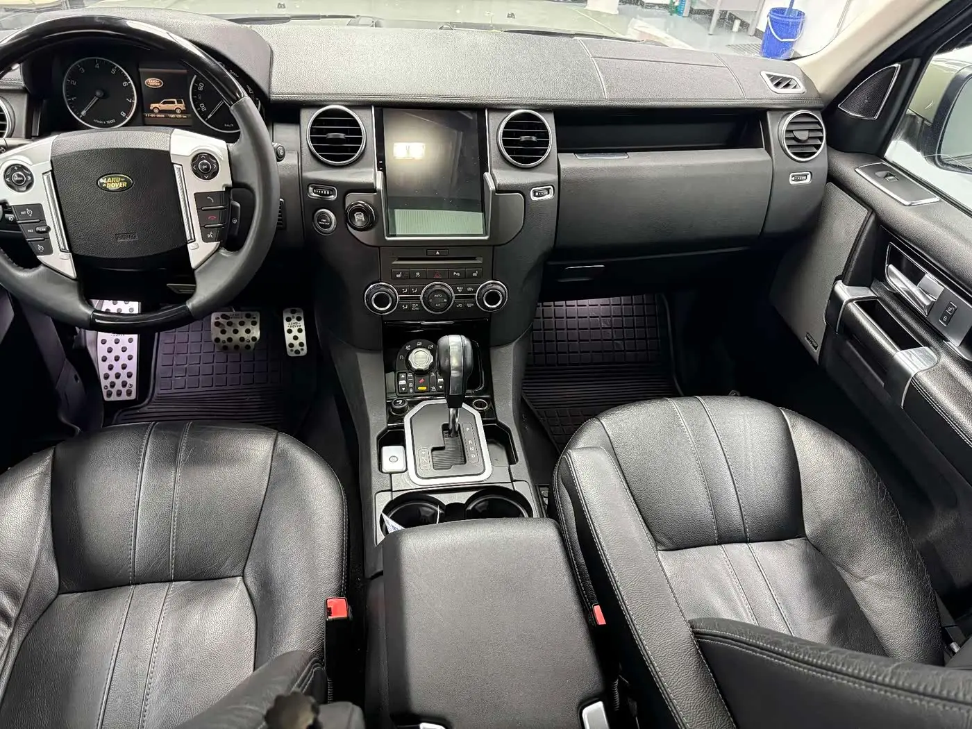 Land Rover Discovery 2010 — Şəkil 8/9