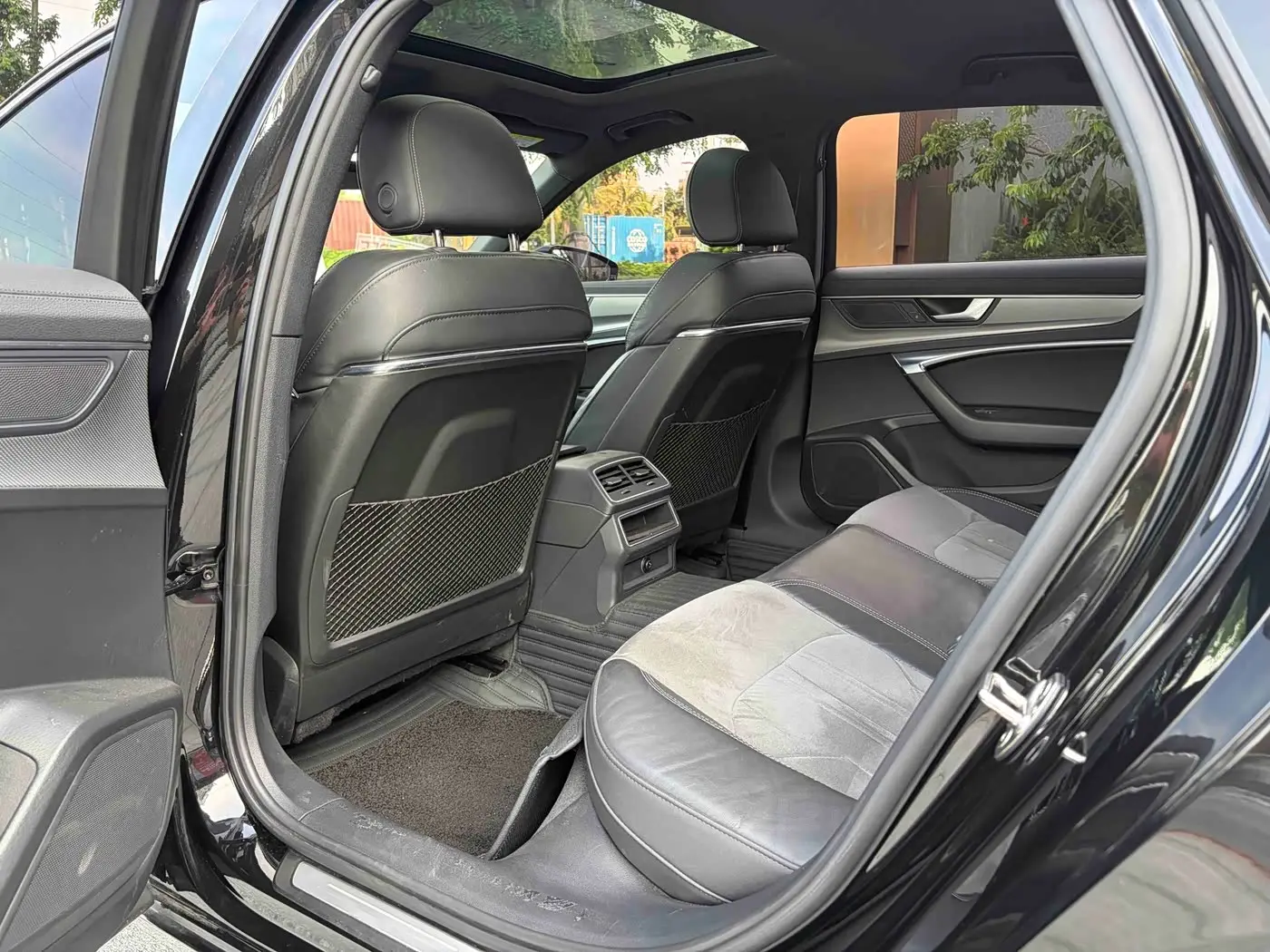 Audi A6L 2021 — Şəkil 10/15