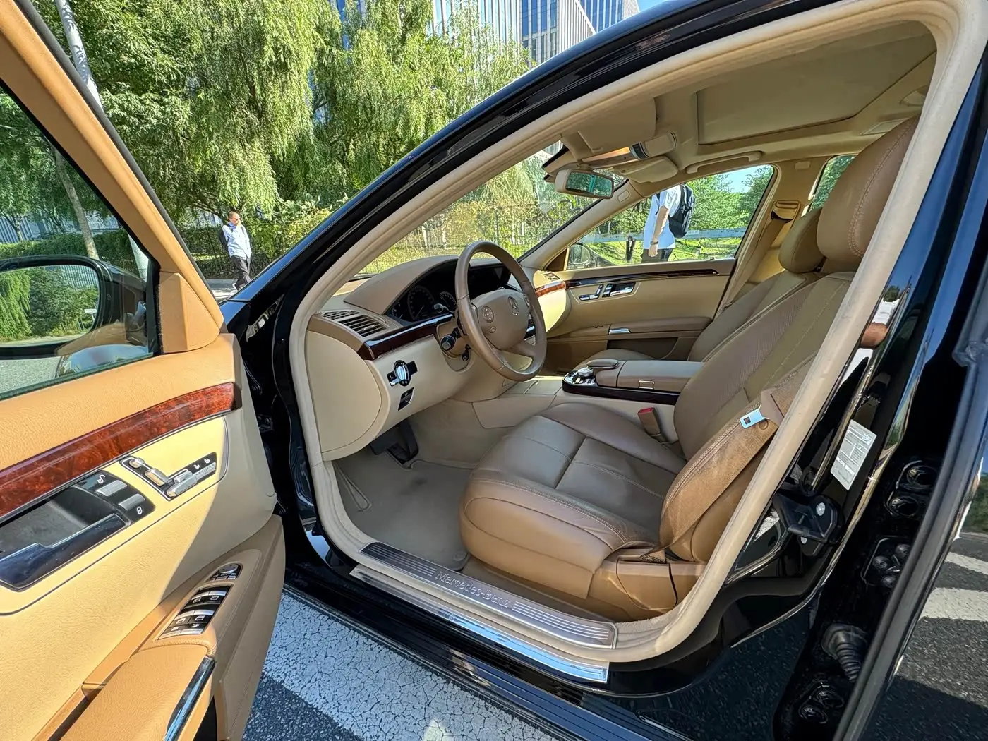 Mercedes-Benz S-Class 2009 — Photo 6/20