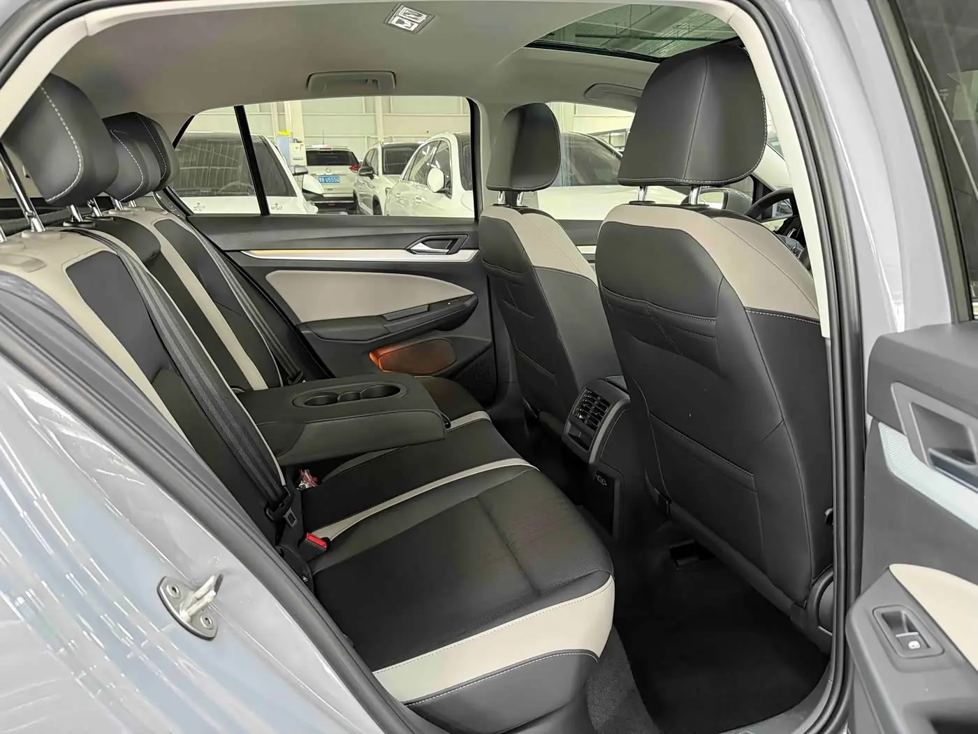 Volkswagen Golf 2023 — Photo 16/20