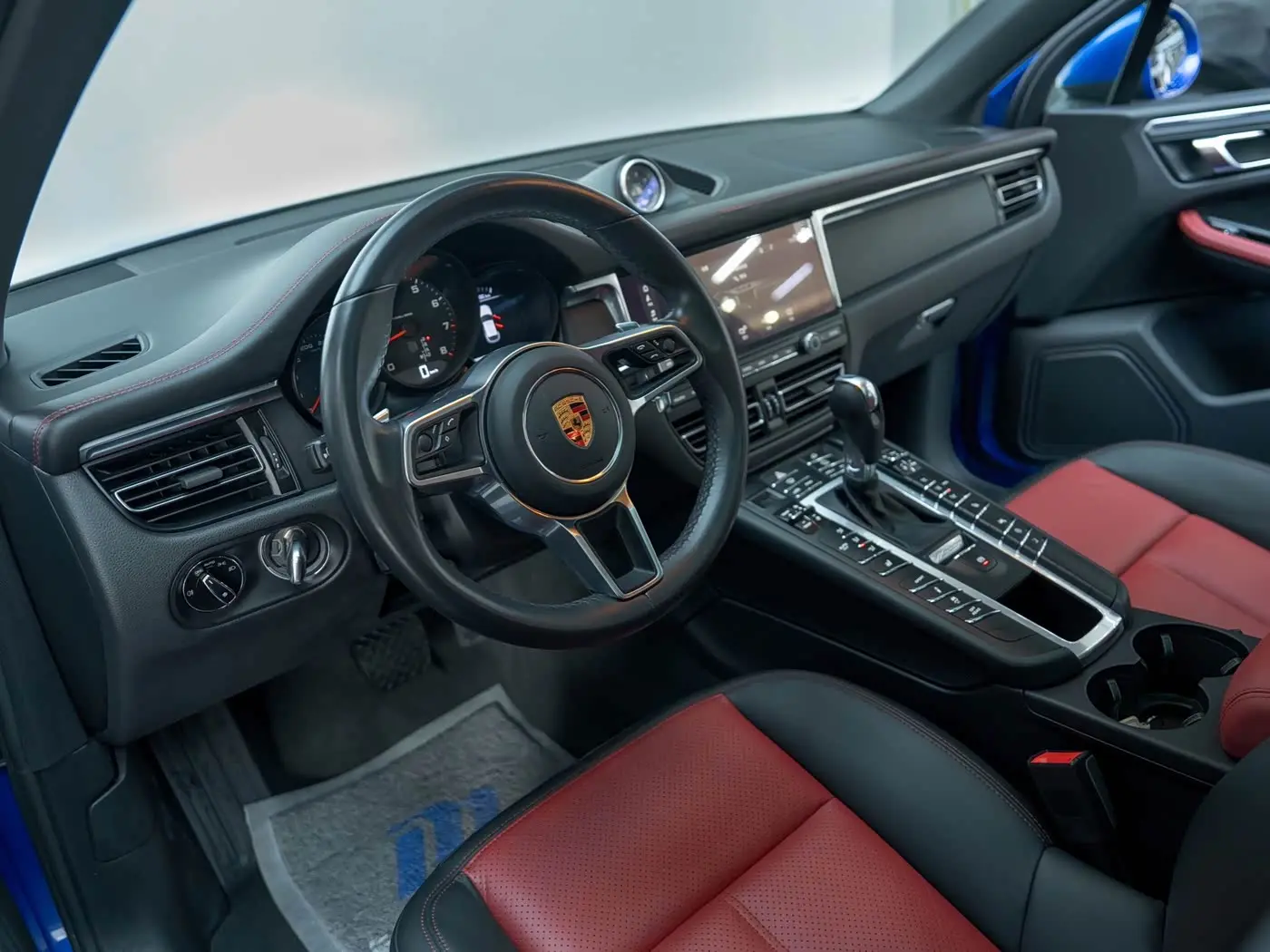 Porsche Macan 2019 — Photo 9/13