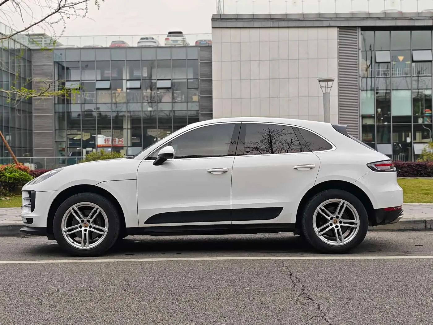 Porsche Macan 2021 — Photo 3/16
