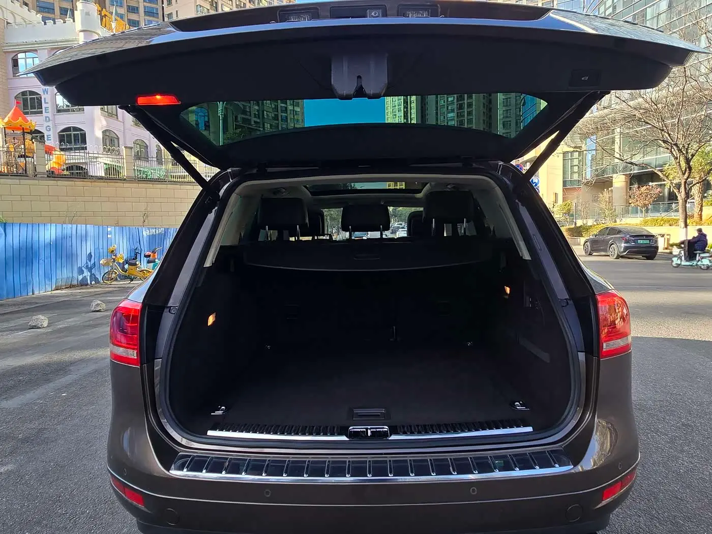 Volkswagen Touareg 2015 — Şəkil 12/15