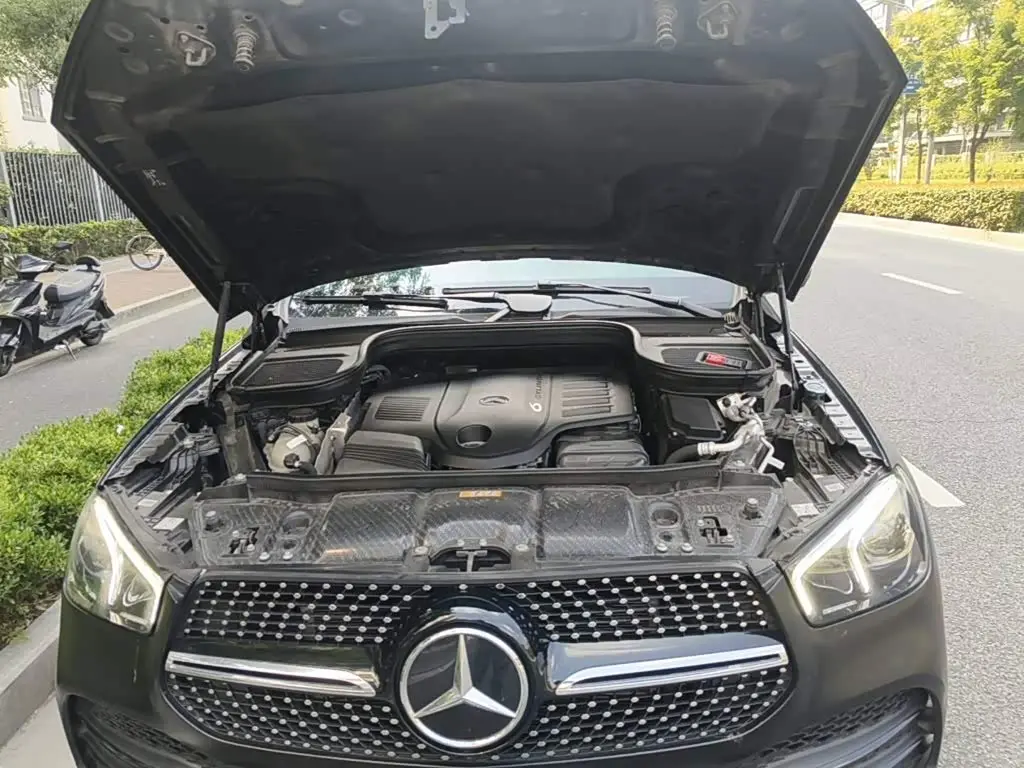 Mercedes-Benz GLE 2021 — Photo 3/13