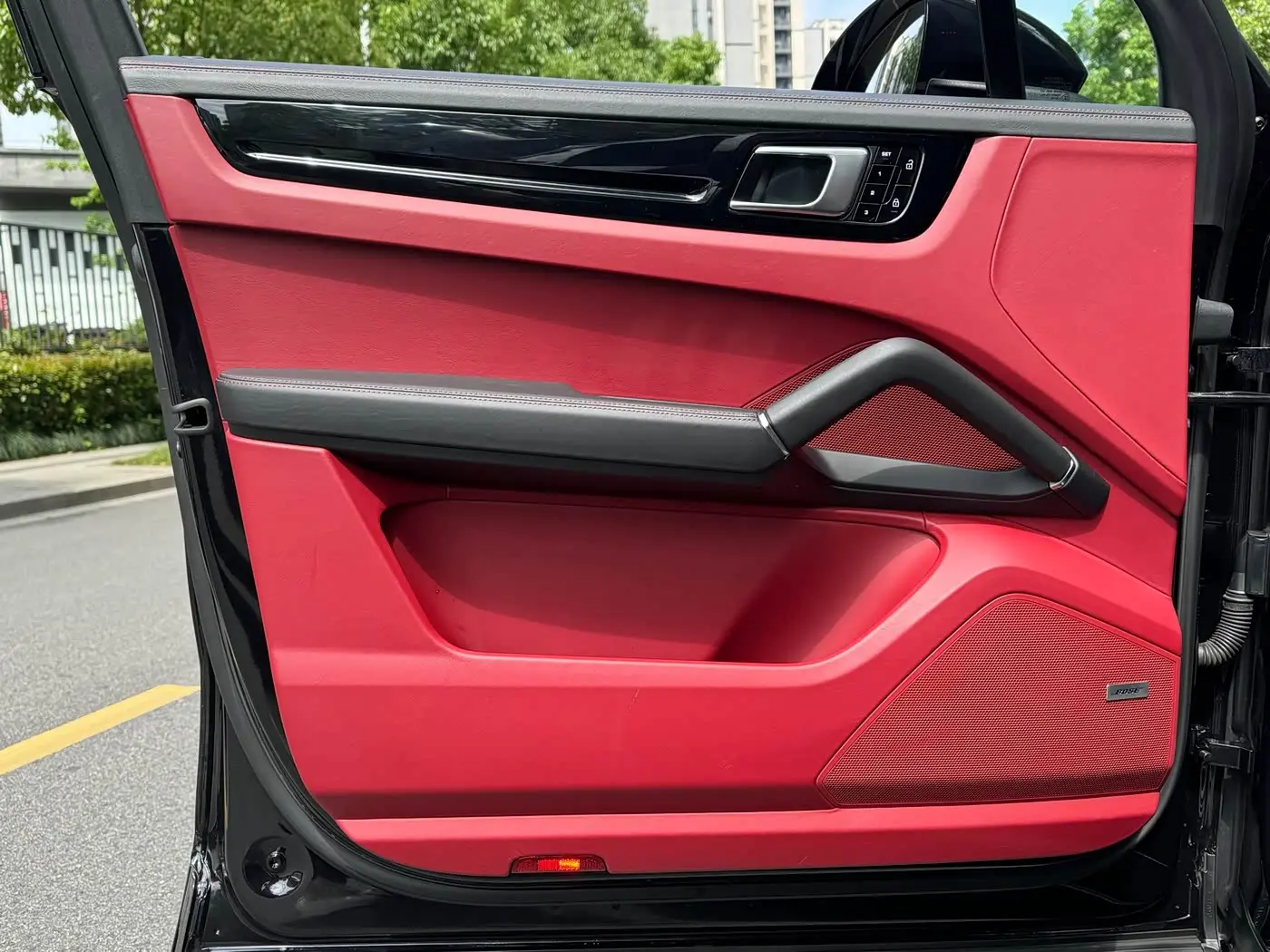 Porsche Cayenne 2020 — Photo 15/17