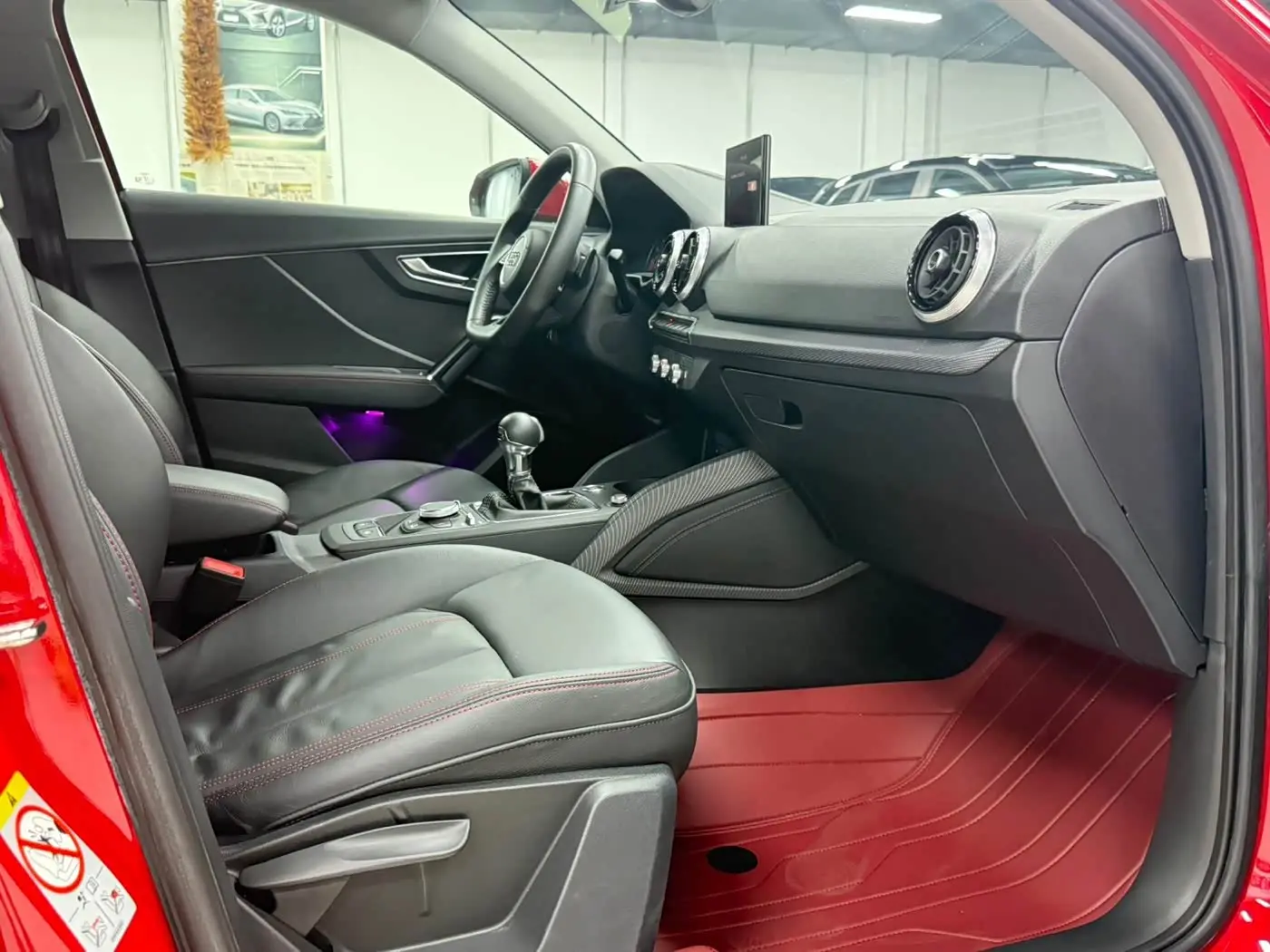 Audi Q2L 2022 — Şəkil 19/20