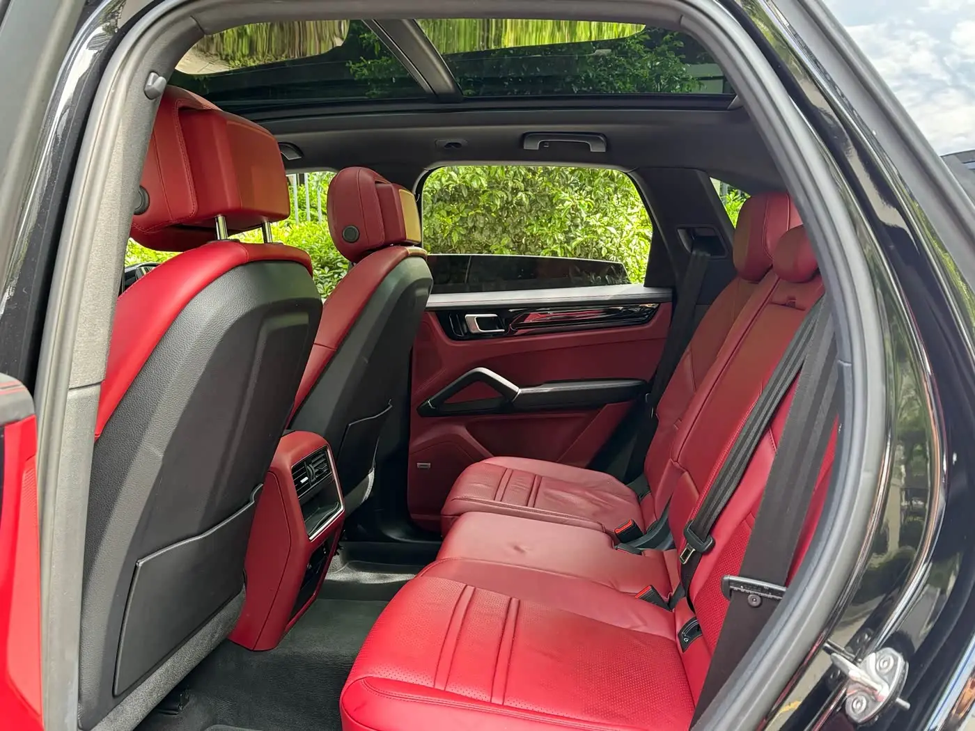 Porsche Cayenne 2020 — Photo 8/17