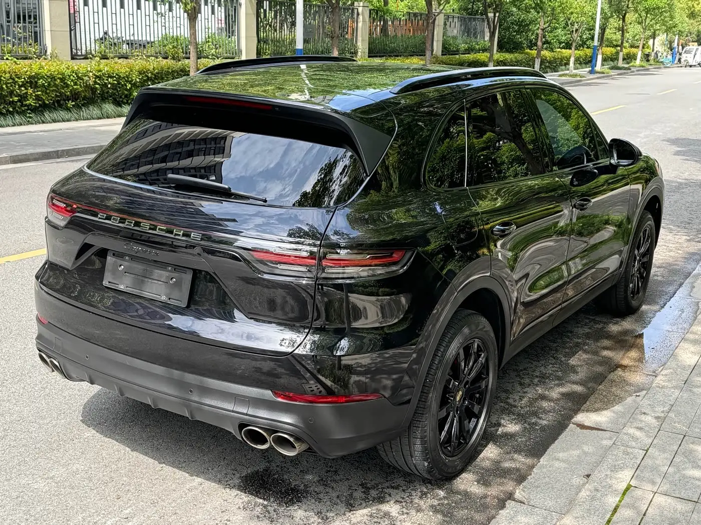 Porsche Cayenne 2020 — Photo 16/17