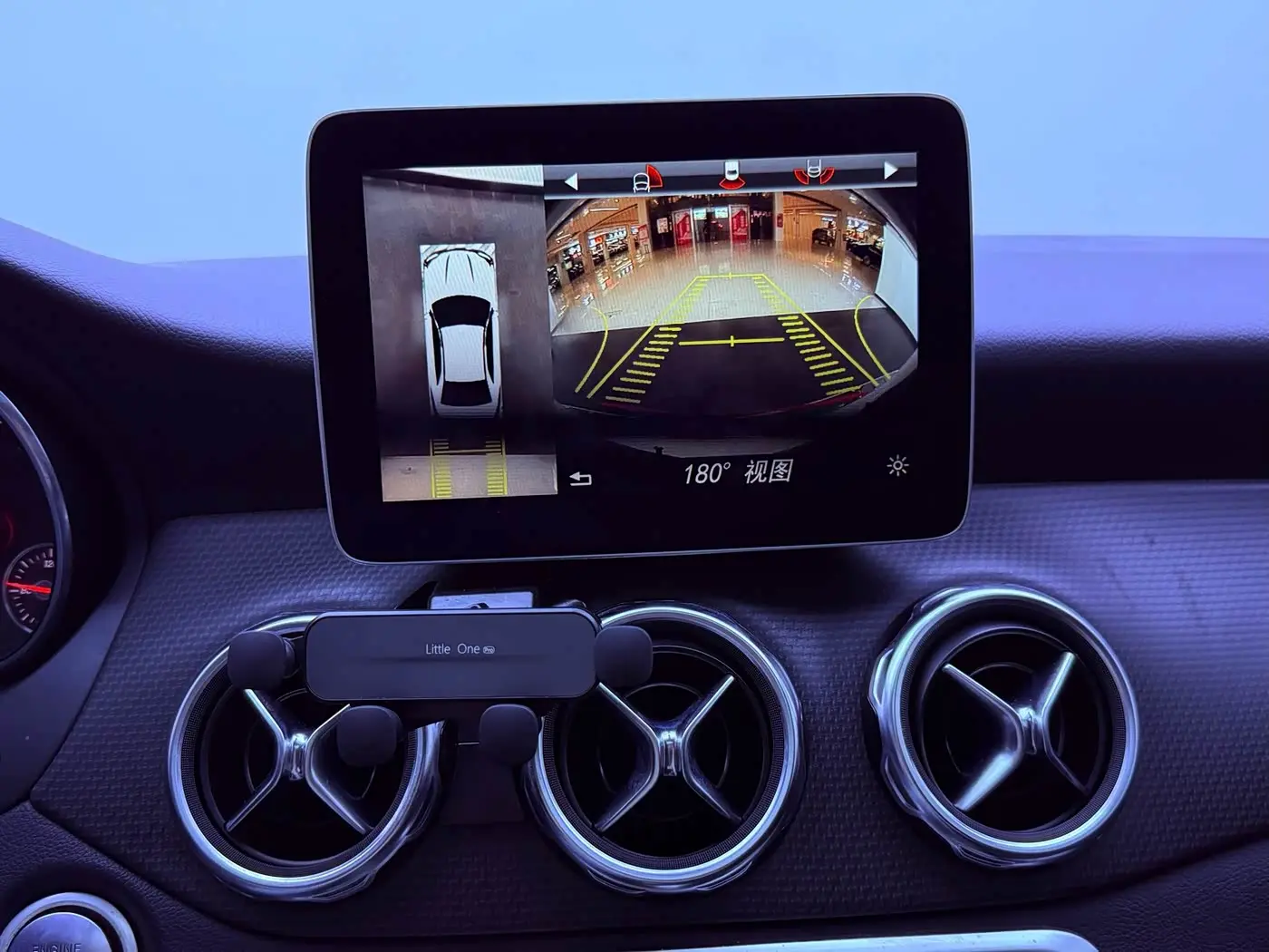 Mercedes-Benz GLA 2017 — Şəkil 12/20