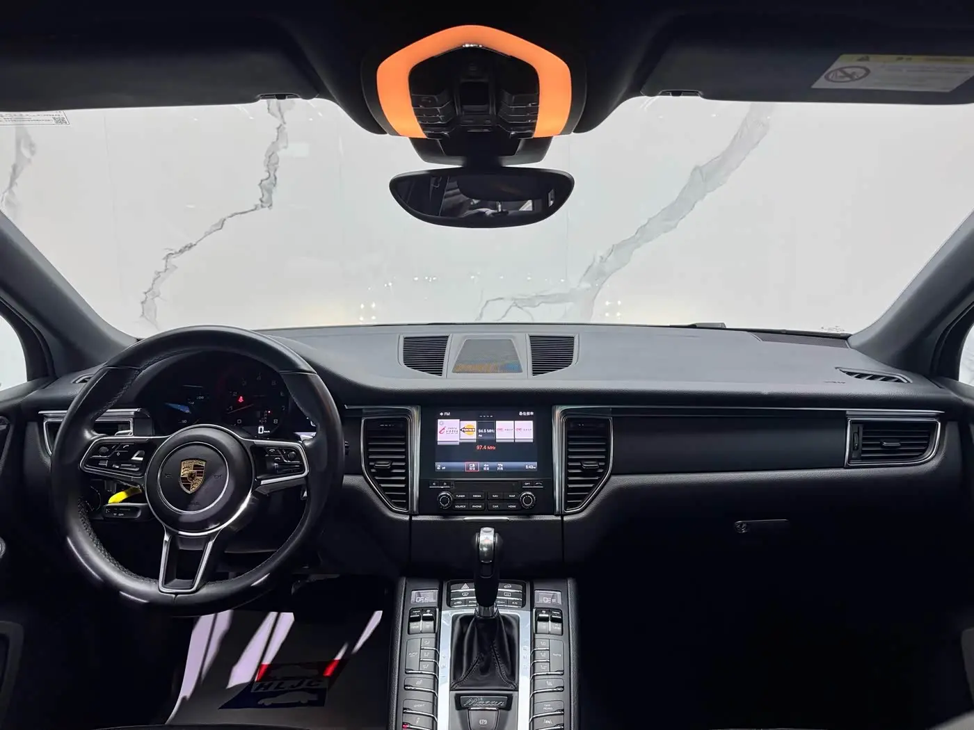 Porsche Macan 2018 — Фото 9/20