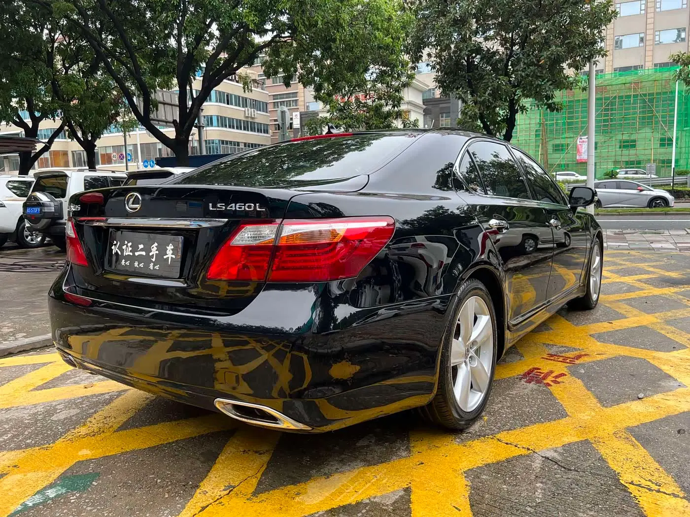 Lexus LS 2010 — ფოტო 5/15