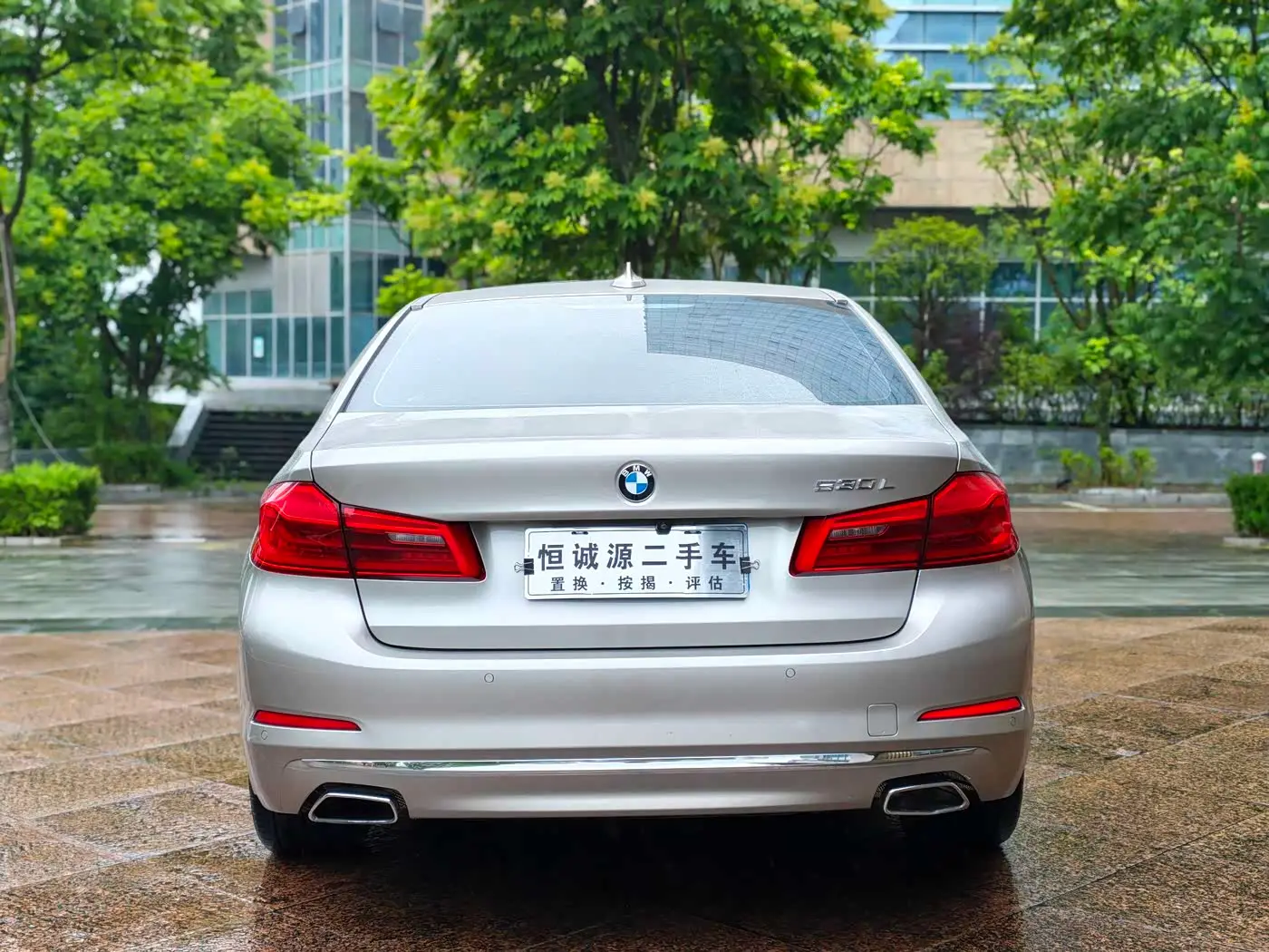 BMW 5 Series 2018 — Фото 10/10
