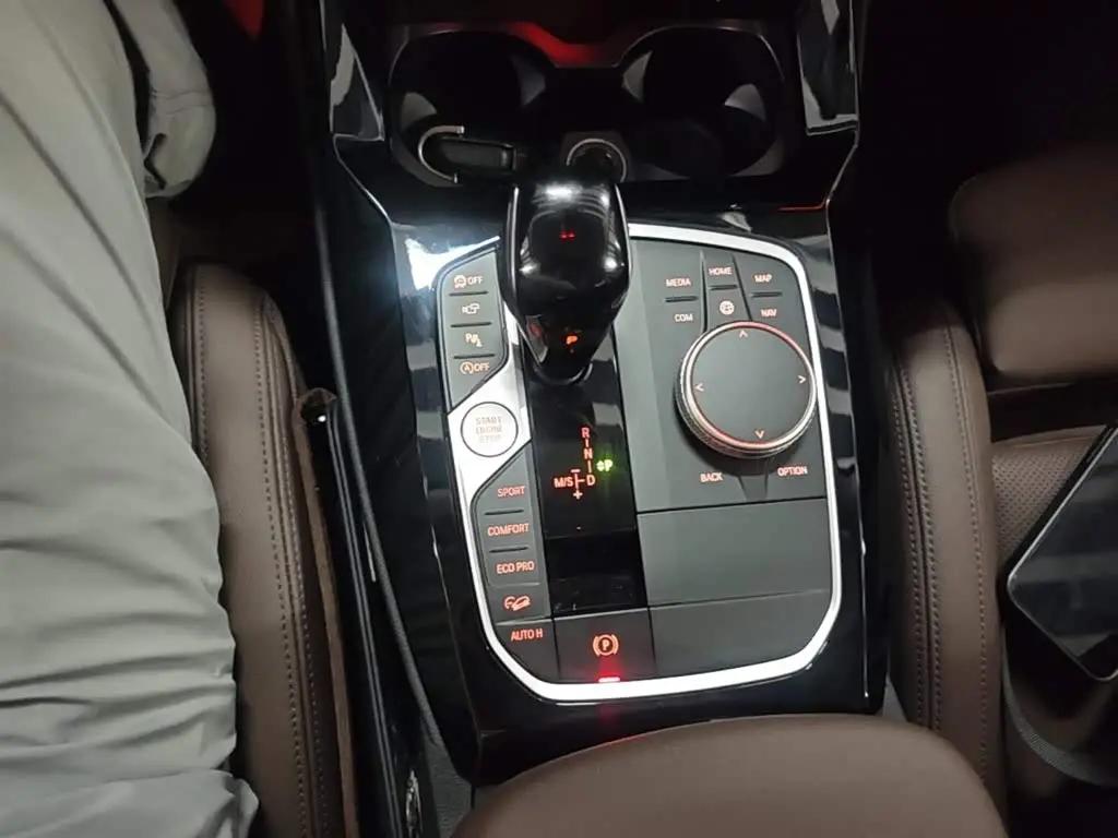 BMW X3 2022 — ფოტო 14/20
