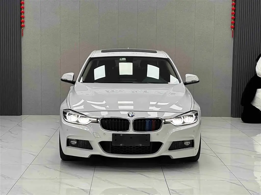 BMW 3 Series 2019 — Фото 2/16
