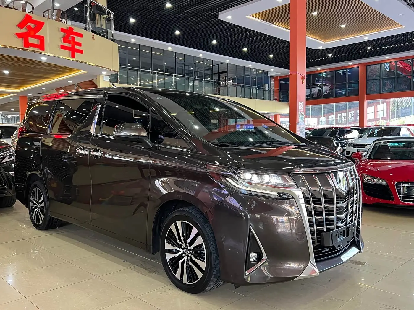 Toyota Alphard 2018 — Photo 3/17