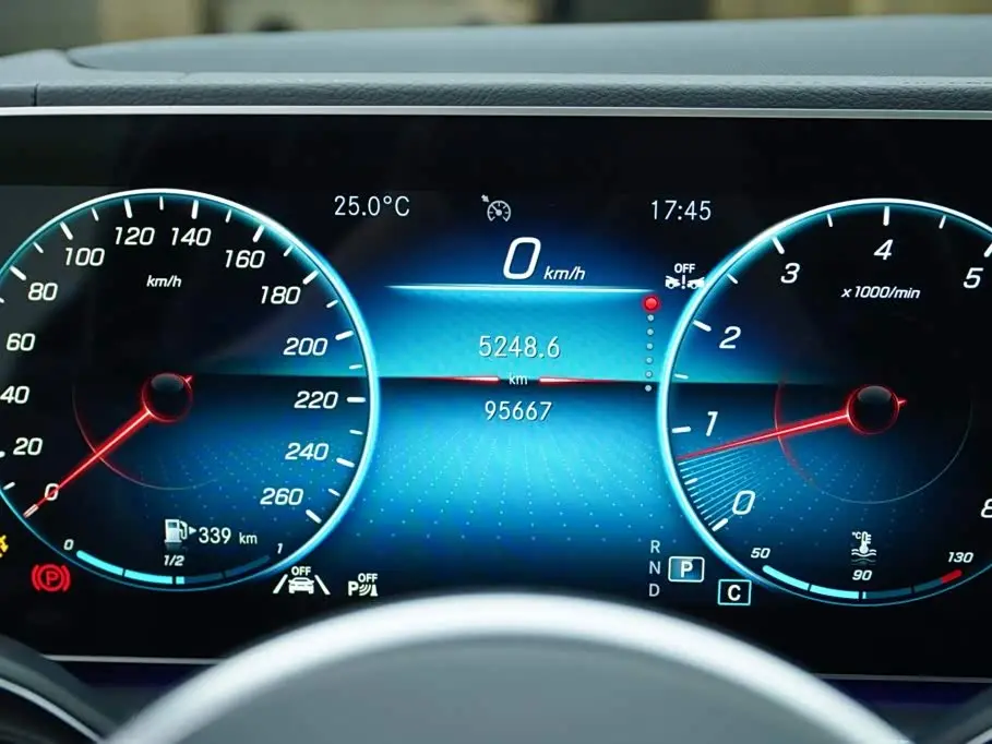 Mercedes-Benz GLE 2023 — Photo 7/20