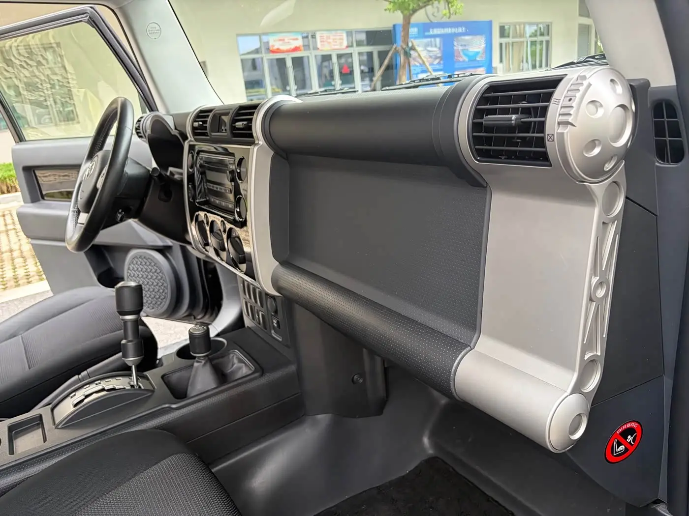 Toyota FJ Cruiser 2014 — Photo 19/20