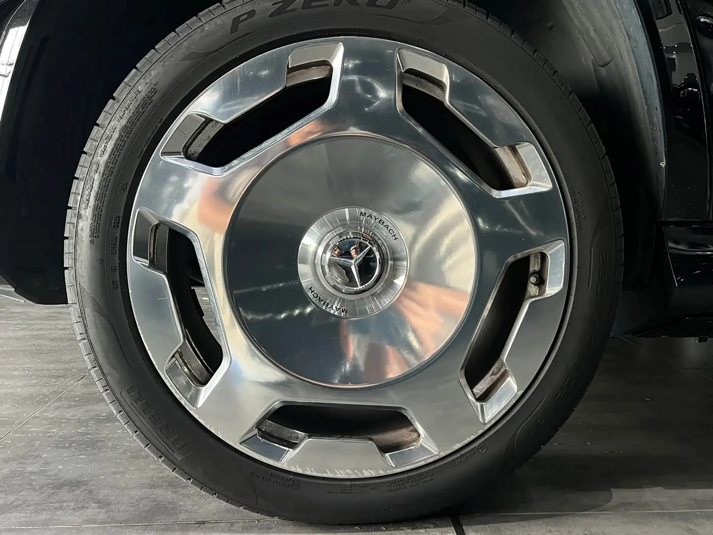 Mercedes-Benz GLS 2021 — Photo 4/20