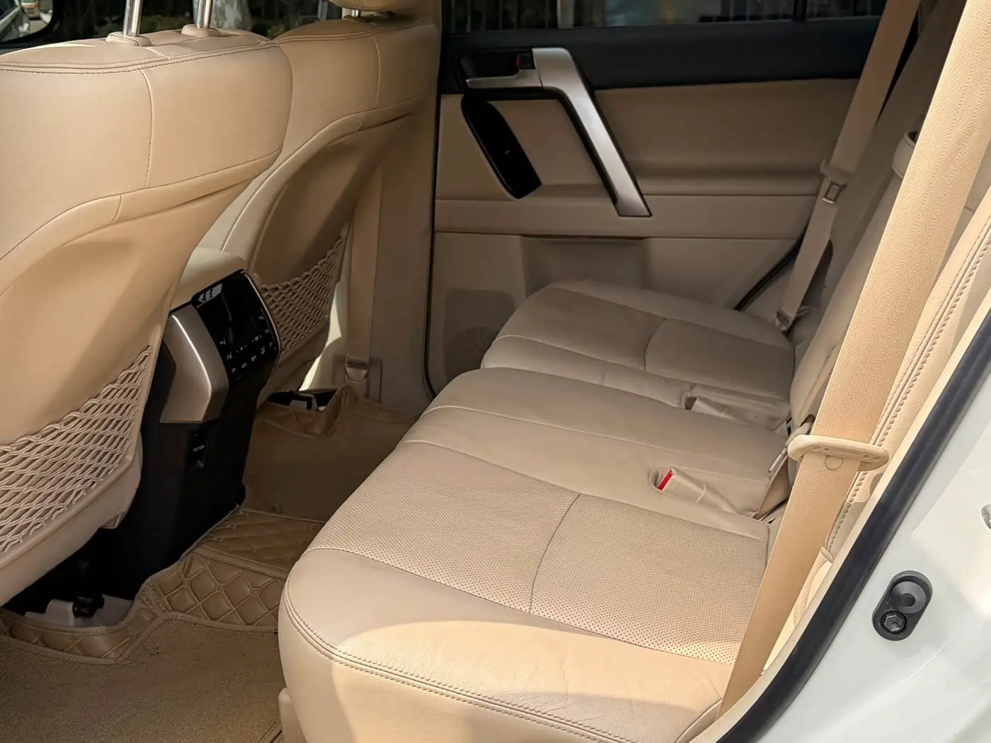 Toyota Prado 2020 — Photo 12/18