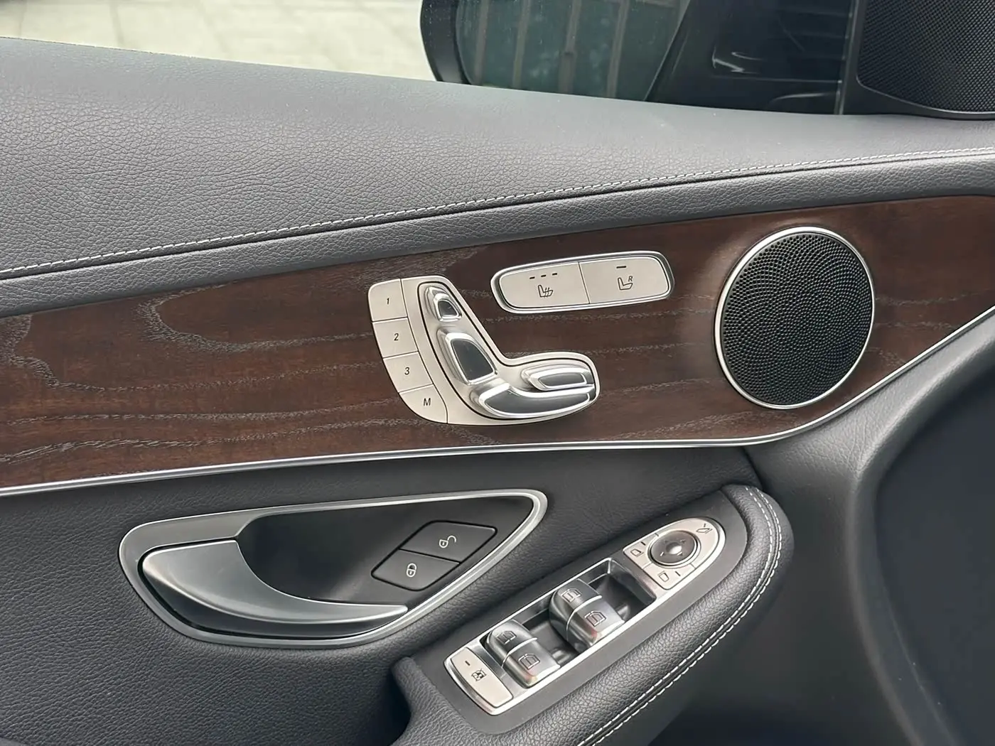 Mercedes-Benz GLC 2021 — Photo 16/17